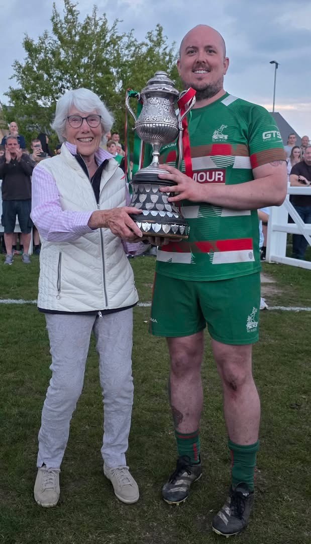 aaa Jonny Wray with cup