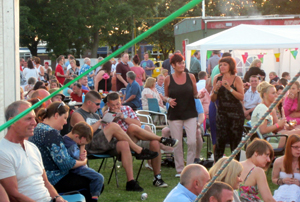 Crowd 6