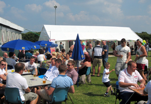 Crowd 1 2013