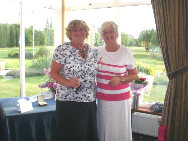 Putting Winner - Sandra Billington Putting Winner - Sandra Billington